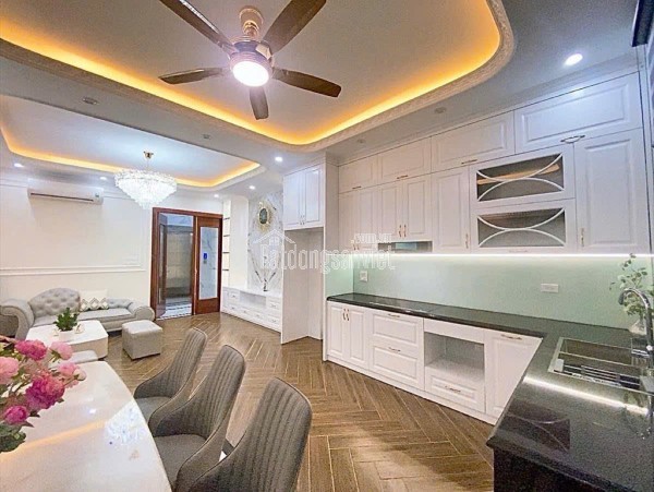 Chính chủ bán nhà phố Bà Triệu – 5 tầng, 60m², cách mặt phố chỉ 15m, giá tốt 10.5 tỷ