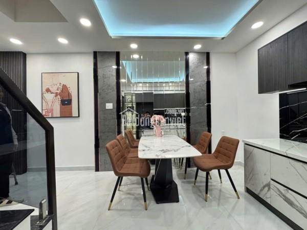 Bán Gấp Nhà Hẻm Dien Tich To Huỳnh Tấn Phát, Quận 7: 76m2, 3 Tầng, 5PN, Đông, Giá 6.8 Tỷ,