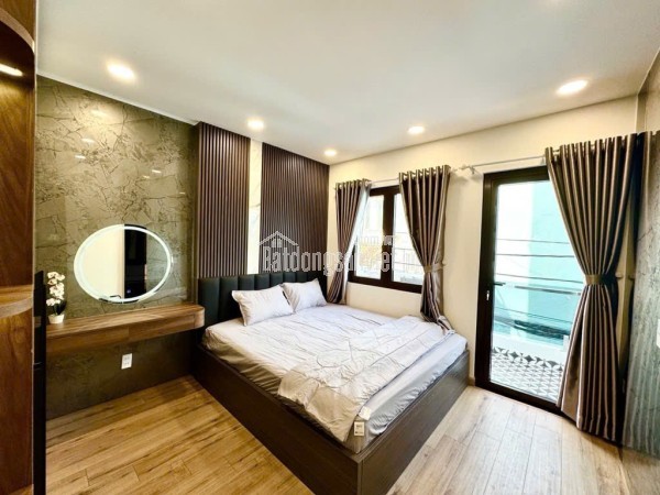 Bán Gấp Nhà Hẻm Dien Tich To Huỳnh Tấn Phát, Quận 7: 76m2, 3 Tầng, 5PN, Đông, Giá 6.8 Tỷ,