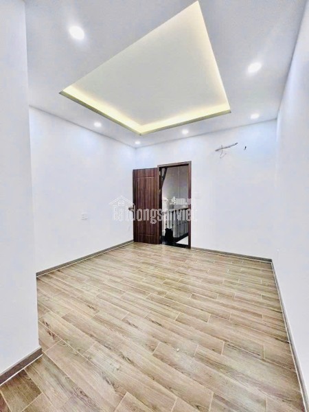 18 Triệu: thuê nguyên căn mới xây Quận 4- MẶT TIỀN đường số- 4x8- 4 Tầng 3 Phòng ngủ. VŨ 0933910039