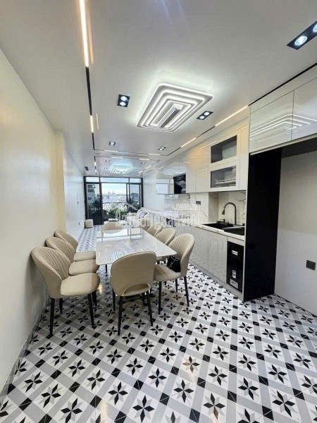 Bán nhà Đàm Quang Trung 40m 6 tầng MT4.9m thang máy, lô góc hơn 9 tỷ
