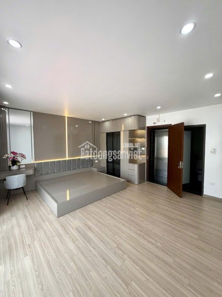 Bán nhà Đàm Quang Trung 40m 6 tầng MT4.9m thang máy, lô góc hơn 9 tỷ