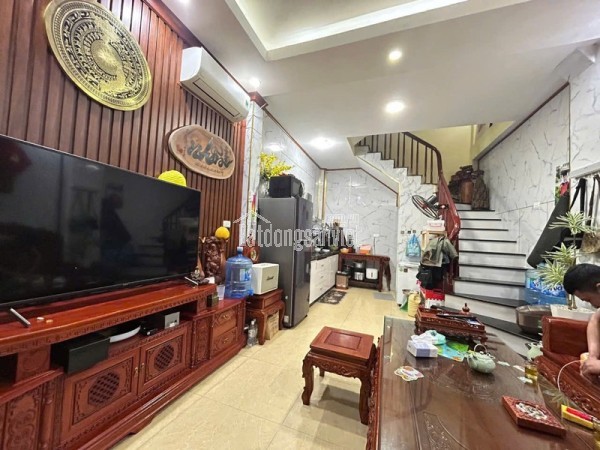 Nhà Mỹ Đình, lô góc, dân xây 40m2, 5 tầng, chào 7.1 tỷ có thương lượng