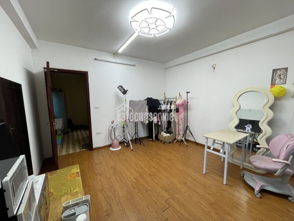 Nhà Mỹ Đình, lô góc, dân xây 40m2, 5 tầng, chào 7.1 tỷ có thương lượng