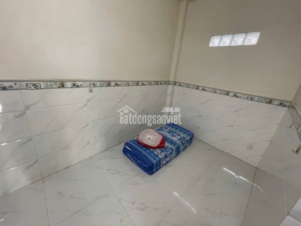 Nhà Hẻm Lâm Văn Bền, Quận 7: 36m2, 3 Tầng, 4PN, Giá Hời Chỉ 4.5 Tỷ, Sổ Đỏ