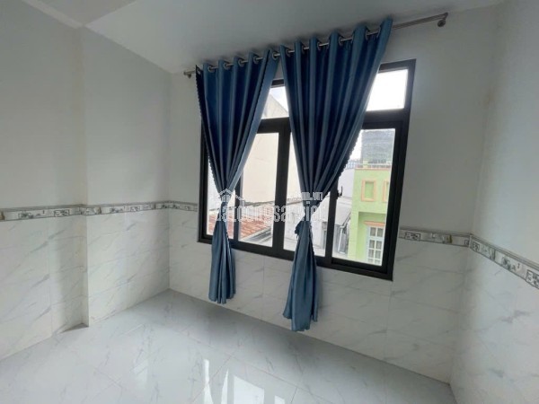 Nhà Hẻm Lâm Văn Bền, Quận 7: 36m2, 3 Tầng, 4PN, Giá Hời Chỉ 4.5 Tỷ, Sổ Đỏ