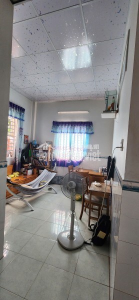 BÁN NHÀ MẶT TIỀN - GẦN TRUNG TÂM P. BÌNH THỦY - GIÁ CHỈ 2 TỶ, SỔ HỒNG RIÊNG - DỌN VÀO Ở NGAY