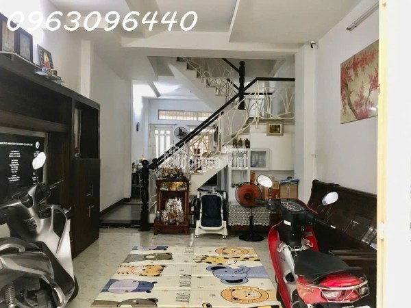 Bán Gấp Nhà Hẻm Huỳnh Tấn Phát, Quận 7, 36m2, 2 Tầng, 3PN, Sổ Đỏ, Giá Chỉ 6.1 Tỷ