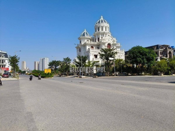 Bán Biệt Thự KĐTM Phú Lương- Hà Đông Full Nội Thất Vip Vỉa Hè Rộng 200m², 240m2 Giá Nhỉnh 40 Tỷ