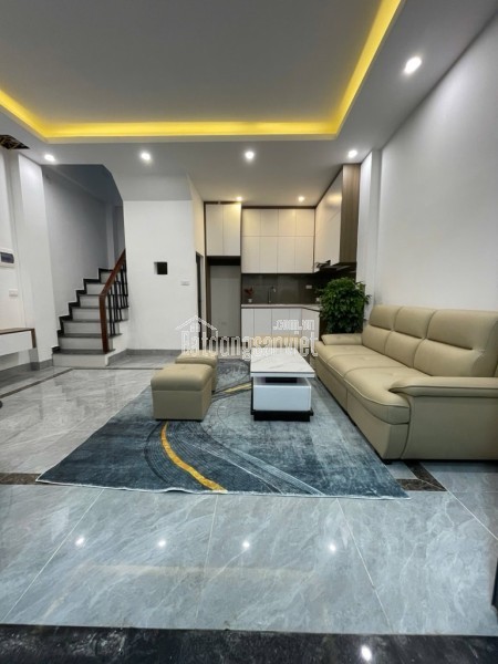 Bán nhà phố Yên Hoà, 5 Tầng 4 ngủ, tiện ích ngập tràn, gần trường học, chợ, vài bước ra phố, Giá