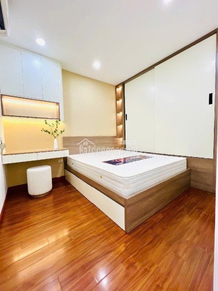 CHUNG CƯ CẦU GIẤY- NHÀ THIẾT KẾ HIỆN ĐẠI - Ô TÔ CHẠY VÒNG QUANH - 3PN - 2WC - 2 BAN CÔNG - TIỆN