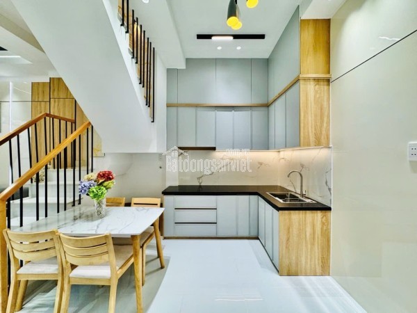 NHÀ ĐẸP FULL NỘI THẤT GÒ VẤP - NGAY CÔNG VIÊN LÀNG HOA - HẺM 3M THOÁNG - KHU NỘI BỘ - 36M2 2 TẦNG
