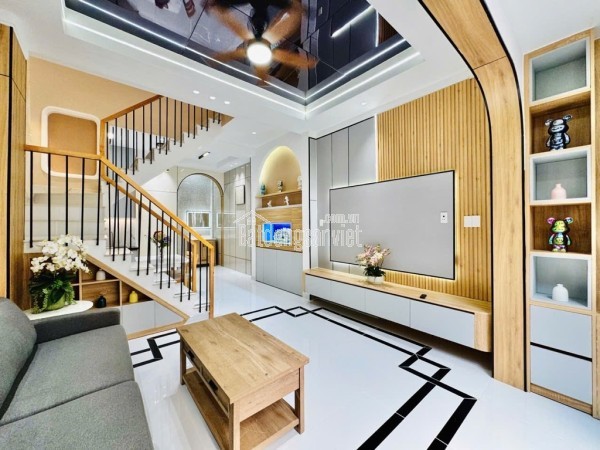 NHÀ ĐẸP FULL NỘI THẤT GÒ VẤP - NGAY CÔNG VIÊN LÀNG HOA - HẺM 3M THOÁNG - KHU NỘI BỘ - 36M2 2 TẦNG