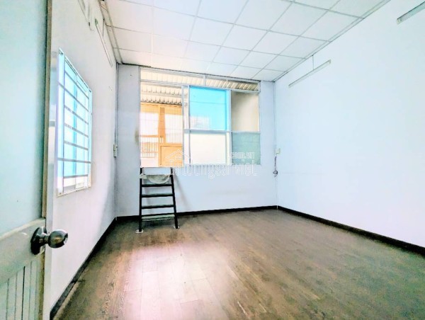 LÊ HỒNG PHONG, QUẬN 10, HẺM XE HƠI, 2 TẦNG, CĂN GÓC 2 MẶT, DOANH THU 300TR/ NĂM, 15 TỶ NHỈNH
