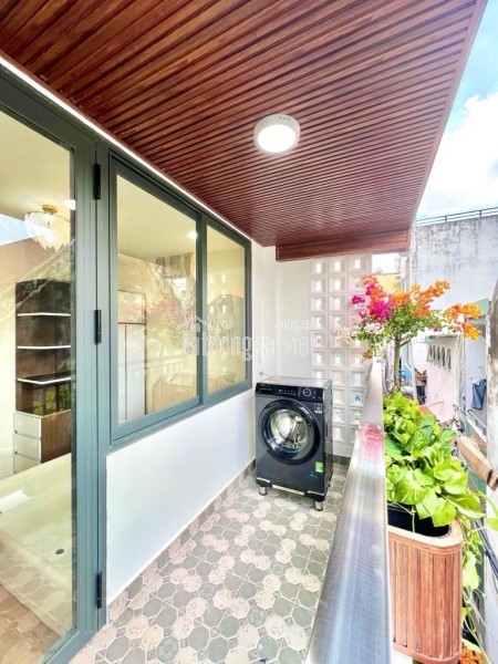 SIÊU PHẨM HOÀNG SA QUẬN 3
FULL NỘI THẤT SANG XỊN MỊN - 3 TẦNG 2PN
SD ~70M2 NGANG 3.6M SỔ A4