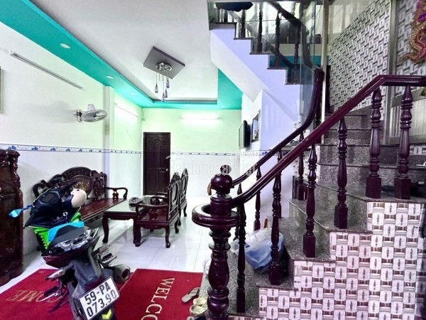 Nhà hẻm Lê Văn Sỹ, 42m sổ đỏ chính chủ, nhỉnh 6 tỷ, mới tháng 8, 2025