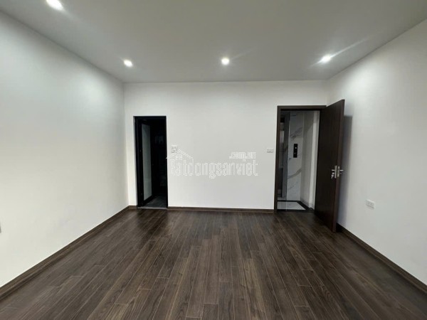 Nhà Tứ Liên - Tây Hồ - 5 tầng - thang máy - chuẩn công năng, về ở luôn giá 9,4 tỷ