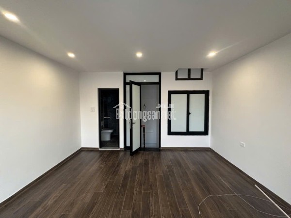 Nhà Tứ Liên - Tây Hồ - 5 tầng - thang máy - chuẩn công năng, về ở luôn giá 9,4 tỷ