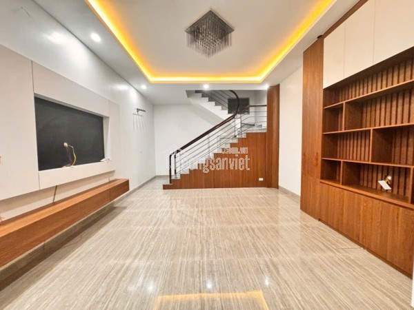 NHÀ ĐẸP LUNG LINH TẠI LẠC LONG QUÂN - OTO 7 CHỖ ĐỖ CỬA - NGÕ THÔNG - THIẾT KẾ HIỆN ĐẠI GIÁ NHỈNH