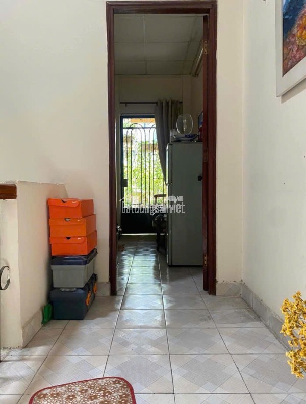 Bán nhà MT Trương Hoàng Thanh P12 Tân Bình 2 lầu (4PN, 3WC)