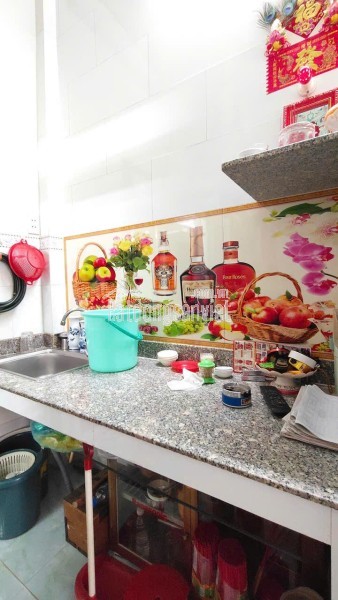 Bán nhà mặt phố Lê Quang Sung, Q.6. DT 42m2, 2 tầng, 3PN. Sổ hồng, giá 6.5 tỷ.