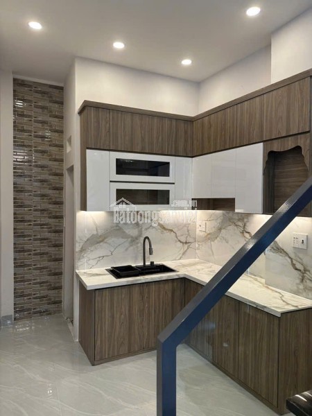 Bán nhà mặt phố Lê Quang Sung, Q.6. DT 42m2, 2 tầng, 3PN. Sổ hồng, giá 6.5 tỷ.
