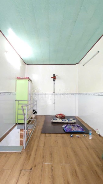 Bán nhà mặt phố Lê Quang Sung, Q.6. DT 42m2, 2 tầng, 3PN. Sổ hồng, giá 6.5 tỷ.