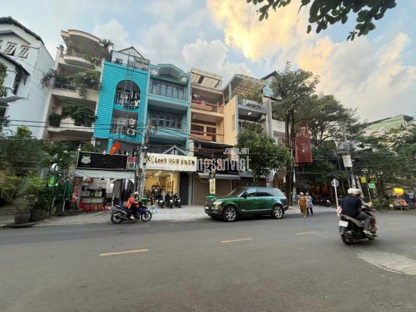 Chính Chủ Bán Mặt Tiền Võ Oanh, P.25, Q.Bình Thạnh. DT: (4.34 x 20m), Giá 36 Tỷ. Tell: O911.16O.692