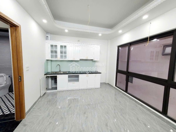 NHÀ ĐẸP MỚI TINH . Cổ Nhuế - Bắc Từ Liêm 35m 6 tầng mặt tiền 4,3m 7,25 tỷ
sổ đỏ vuông vắn cất