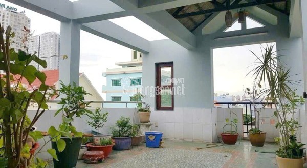 Nhà 5 tầng khu ăn uống đông đúc Chánh Hưng P4 Q8