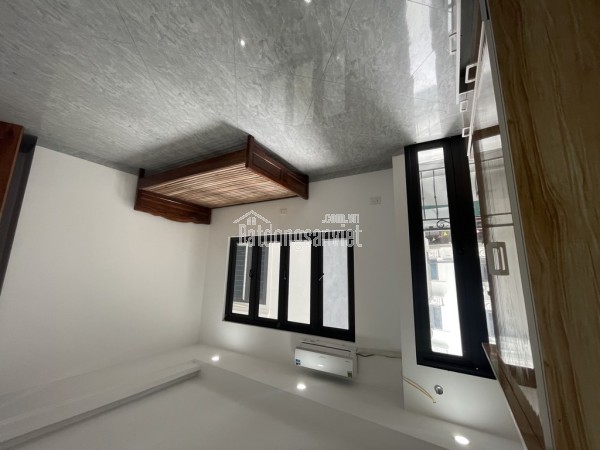 Nhà Lê Quang Đạo, lô góc, dân xây 40m2, 5 tầng chỉ 7 tỷ