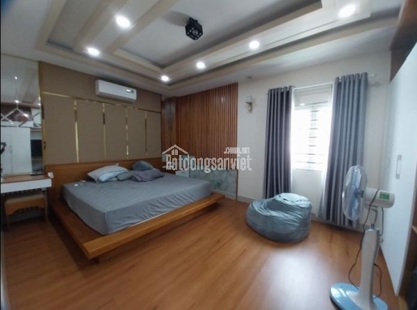 QUẬN 12 - BÁN NHÀ 2 MẶT TIỀN, 4 TẦNG LẦU, - MẶT TIỀN ĐƯỜNG NHỰA,CÓ LỀ ĐƯỜNG - DIỆN TÍCH NGANG