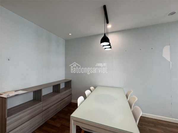 Cần bán gấp căn hộ R3 – Goldmark City
 136 hồ tùng mậu