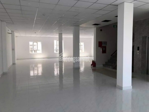 Cho thuê TẦNG 3 Lối đi riêng 240m2 đường Hồ Văn Long Quận Bình Tân