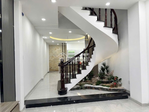 Chính Chủ Bán Mặt Tiền Nguyễn Thượng Hiền, P.6, Q.Bình Thạnh. Dt: (4.05 X 22.5m), Chỉ 18 Tỷ, Tell: