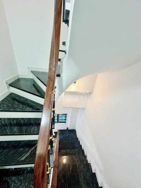 Tứ Liên nhà đẹp ngõ nông - thang máy - 6 tầng ở luôn full nội thất - 69m2 giá 13,9 tỷ.
