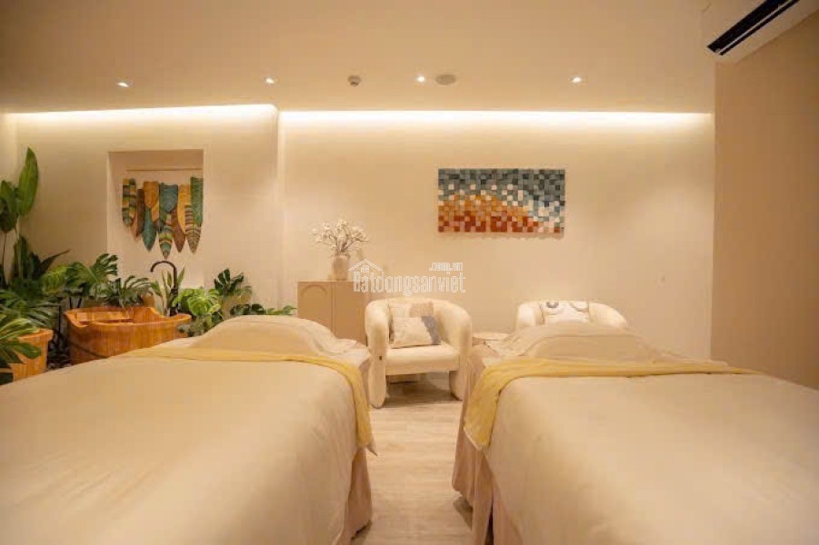 Bán gấp nhà 2 mặt tiền kinh doanh đường Hoàng Việt P.4 Quận Tân Bình