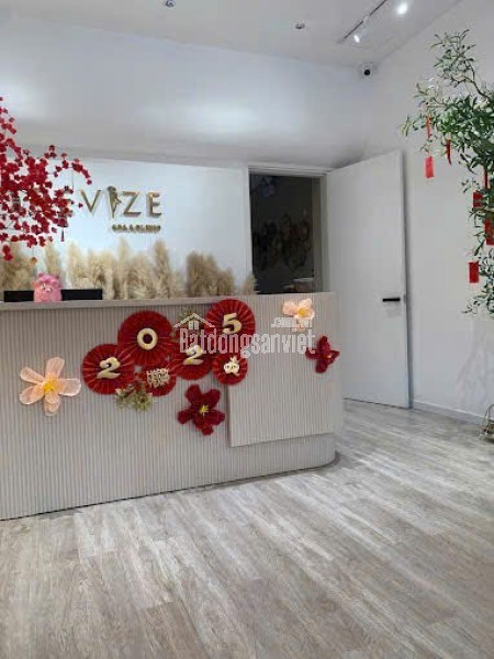 Bán gấp nhà 2 mặt tiền kinh doanh đường Hoàng Việt P.4 Quận Tân Bình