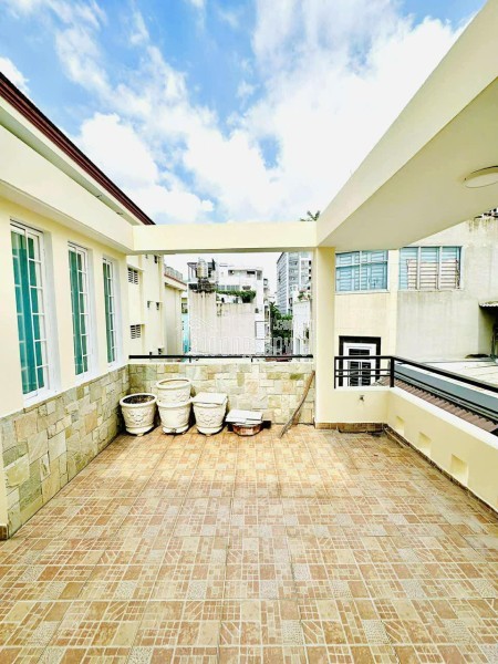 8 Tỷ nhỉnh: MẶT TIỀN Quận 10 cư xá Đồng Tiến, căn góc 2 mặt tiền 3 tầng, thu nhập 1Ty3. 0933910039