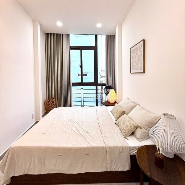 8 Tỷ nhỉnh: MẶT TIỀN Quận 10 cư xá Đồng Tiến, căn góc 2 mặt tiền 3 tầng, thu nhập 1Ty3. 0933910039