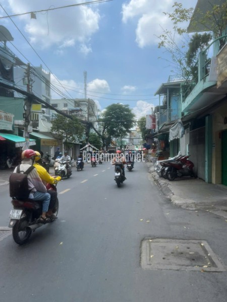 Chính chủ hạ giá  bán gấp căn MT Lạc Long Quân, P. 10, Quận 11