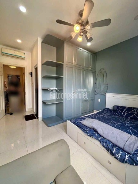 Gần bờ kè mát mẻ – nhiều cây xanh . Hẻm xe hơi thông – khu dân trí cao, an ninh