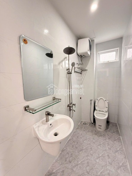 CHO THUÊ VILLA CAO CẤP 6 PHÒNG NGỦ HUỲNH THÚC KHÁNG PHƯỜNG 4