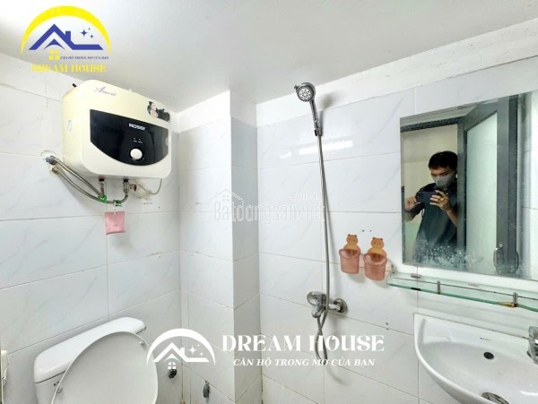 Cần pass phòng do ở xa chỗ làm. Phòng 5tr, full nt, 2 bed, 2 tủ đồ, có cửa sổ, thang máy, .........