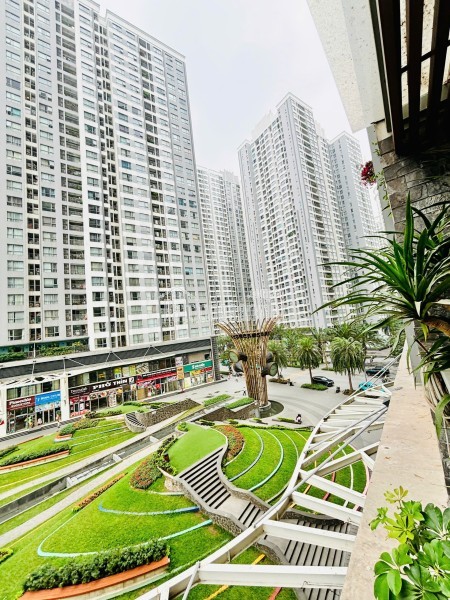 Bán cặp căn đập thông có sân vườn toà Park 7, times city gấp