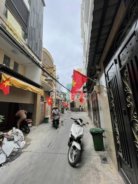 Bán nhà 4 tầng, 44m2, hẻm 6m, gần hoàng việt, tân bình, giá 9.x tỷ
