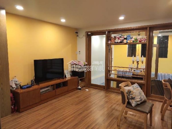 Bán nhà 4 tầng, 44m2, hẻm 6m, gần hoàng việt, tân bình, giá 9.x tỷ