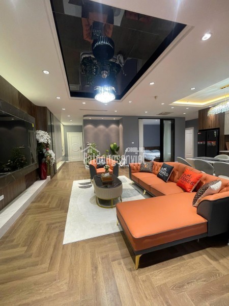 Bán Căn Hộ Royal City 130m² – 2PN Rộng Rãi – View Đẹp – Tầng Cao – Hướng Mát Mẻ