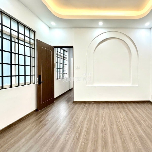 4 Tỷ nhỉnh: Cầu vượt 3/2 Quận 10 - Căn góc 2 view 3 Phòng ngủ 4 Tầng Full nội thất. VŨ 0933910039