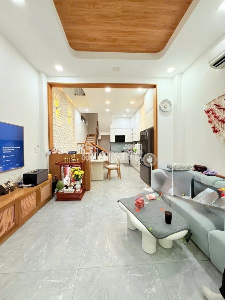 4 Tỷ nhỉnh: Cầu vượt 3/2 Quận 10 - Căn góc 2 view 3 Phòng ngủ 4 Tầng Full nội thất. VŨ 0933910039